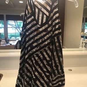 Black strips and floral print t-shirt